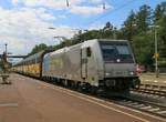 185 672-3 mit geschlossenen ARS-Autotransportwagen in Fahrtrichtung Norden.