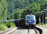 SIEMENS-VECTRON 193 824-0 DER RTB-CARGO IM BAHNHOF HAIGER/HESSEN
Immer viel interessanten Güterverkehr gibts auf der DILL-SIEG-STRECKE zwischen
DILLENBURG und SIEGEN....
hier am 24.6.2019 auf Durchfahrt im BAHNHOF HAIGER RTB-CARGO-LOK der RATH-GRUPPE
mit Kesselwagen.....