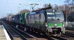 RTB CARGO GmbH, Düren [D] mit der ELL Vectron  193 732  [NVR-Nummer: 91 80 6193 732-5 D-ELOC] und Containerzug am 02.03.22 Berlin-Hirschgarten.