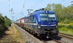 RTB CARGO GmbH, Aachen [D] mit  193 793  [NVR-Nummer: 91 80 6193 793-7 D-ELOC] und Containerzug Richtung Frankfurt/Oder Durchfahrt Bahnhof Berlin Hohenschönhausen am 18.08.22