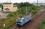 193 810 hat am 08.10.16 vom Kesselwagenzug abgesetzt und rangiert nun in Bitterfeld auf das Abstellgleis.