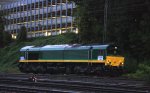 Ein Nachschuss von der Class 66 V266/PB10 von der Rurtalbahn-Cargo  fhrt als Lokzug aus Achen-West in Richtung Montzen/Belgien in der Abendstimmung am 27.9.2012.