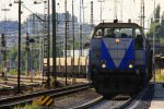 V104  Sally  von der Rurtalbahn fhrt mit viel Qualm mit einem Bleizug aus Antwerpen-Lillo(B) nach Stolberg-Hammer bei der Ausfahrt von Aachen-West und fhrt in Richtung Aachen-Hbf am einem schnem