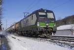 Leih-Vectron der Rurtalbahn (91 80 6 193 832-3 D-ELOC) mit Kesselwagenzug
 bei Prien auf der Strecke München - Salzburg (3.2.15)