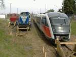 3 ganz unterschiedliche Triebfahrzeuge am 19.04.2006 in Dren-Distelrath:    Ganz links die V20 der Dampfbahn Rur-Wurm-Inde (DRWI) -eine B-gekuppelte Mak-Lok Baujahr 1960, die vom Eschweiler