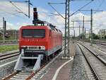 SRS 143 020-6 pausiert am 20.05.2021 in Halle (S) Hbf.