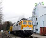 V300.18 (92 80 1232 446-5 D-SGL) steht am Morgen des 13.04.2013 in Weiden vor der OWS-Halle