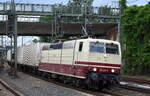 Martin Schlünß Eisenbahnlogistik, Wankendorf mit ihrer  181 215-5 , Name:  HOLSTEIN  (NVR:  91 80 6181 215-5 D-SEL ) und einem Containerzug am 27.05.24 Höhe Bahnhof Hamburg-Harburg.