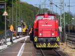 202 535-1  Chris  von SES Logistik steht am 17.04.2011 mit Flachwaggons beladen mit ausgebauten Gleisjochen in Aachen West.