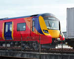 Desiro City Class 707 für South West Trains (GB), im Prüfcenter Wegberg-Wildenrath durch den Zaun am 25.2.2017 gesehen.