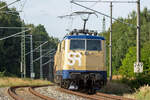 Zwei SMARTRAIL Lok’s der BR 111 (223) mit AKE RHEINGOLD-Sonderzug vom Ostseebad Binz kommend nach Koblenz, auf dem zweigleisigen Streckenabschnitt zwischen Bergen auf Rügen und