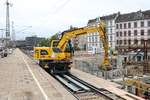 Spitzke Liebherr 922 Rail in Hamburg Altona am 15.07.19 vom Bahnsteig aus fotografiert