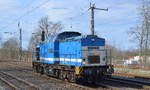 Spitzke SE mit der niderländisch registrierten V 100-SP-005 (NVR-Nummer: NL-SLG 92 84 2203 005-8) am 25.02.20 Durchfahrt BF. Saarmund. Einige Zeit später kam sie mit einem firmeneigenen Zug mit leeren Oberbaustoffwagen zurück gefahren. 