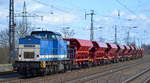 SLG - Spitzke Logistik GmbH, Großbeeren mit  V 100-SP-008  [NVR-Nummer: 92 80 1203 128-4 D-SLG] und einem Schotterzug WFL Schüttgutwagen am 11.03.20 Bf.