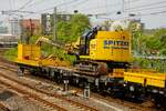 Spitzke Gleispower Bagger in Wuppertal, Mai 2022.