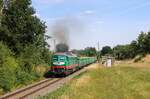 SBW 241 008 mit Sandzug nach Braunichswalde am 11.08.2022 in Dobraschütz.