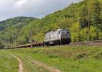 232 105-9 (STRABAG) fuhr am 14.05.20 von Saalfeld nach Berlin durch Kahla.