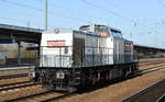 STRABAG mit  203 166-4  [NVR-Nummer: 92 80 1203 166-4 D-BRS] am 23.02.21 Durchfahrt Bf.