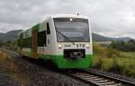 VT 113 der SdThringenBahn erreicht, in Richtung Meiningen fahrend, am 05.09.2009 den Hp. Untermafeld.