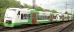 3 Regioshuttle der STB (Sd-Thringen-Bahn) fahren am 05.05.05 als STB aus Meiningen in Erfurt Hbf ein.