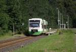 VT 106 der Sd-Thringen-Bahn ist am 16. Juli 2011 als STB nach Neuhaus am Rennweg auf der KBS 564 bei Httensteinach unterwegs.