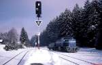 Lok 14 der Tegernsee-Bahn rangiert im Januar 1991 im Bahnhof Schaftlach.