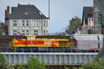 Die TKSE-Diesellokomotive 545 macht sich mit einem leeren Kalkzug auf den Weg nach Flandersbach.