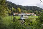 Nachschuss auf VT 116 der Bayerischen Oberlandbahn, der am 02.10.2018 bei Osterhofen in Richtung Bayrischzell unterwegs ist