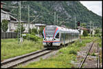 BRB ET 130 nach Berchtesgaden fährt hier am 25.5.2022 um 16.19 Uhr auf der KBS 954 in den Bahnhof Bad Reichenhall ein.