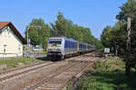 MRB 223 055 brummt mit ihrem RE6 von Chemnitz nach Leipzig durch den Haltepunkt Wittgensdorf Mitte. (11.09.2023)