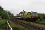 MAK DE 2700-03 der Nord-Ostsee-Bahn (NOB) mit NOB 80523 Westerland (Sylt)-Hamburg Altona auf Bahnhof Friedrichstadt am 21-6-2007.