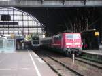 Die Gleise 1 und 2 vom Bremer Hbf am 17.6.2007. An Gleis 1 steht eine RB nach Oldenburg, an Gleis 2 eine NWB Nach Osnabrck.