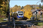 VT 643315 der Nordwestbahn fährt hier am 7.11.2018 um 12.40 Uhr in den Haltepunkt Osnabrück - Sutthausen ein. Der Zug fährt über die sogenannte Haller Willem Strecke via Dissen Bad Rothenfelde und Halle (Westf.) Zur Zeit enden die Züge in Brackwede.
