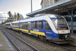 26. Januar 2021 - Nordwestbahn VT 648 074 / RE18 in Varel Gleis 1 auf der Fahrt von Wilhelmshaven nach Osnabrück. Vorne ist VT 648 075