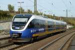 Am 29.10.2010 rollt der VT 712 der NWB durch den Bahnhof Brackwede bei Bielefeld.