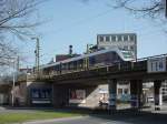 Eine NordWestBahn berquert am 10.4.2011 auf dem Weg von Osnabrck nach Wilhelmshaven die Pferdemarktbrcke in Oldenburg.