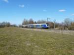 Eine Nordwestbahn am 07.04.2013 auf dem Weg von Nordenham nach Bremen Hbf kurz vor der Elsflether Huntebrcke.