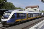 648 437, der einzige  Werbe-LINT  auf der RE 10, aufgenommen in Kleve am 22.7.14 .