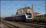 Nordwestbahn ET 440236 erreichte am 4.11.2015 um 11.22 Uhr den Endbahnhof Verden.
Im Hintergrund ragt das wuchtige Speichergebäude mit dem alten Schriftzug Höing Kraftfutter empor!