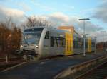 Regioshuttle VT 006 im Abendlicht am 08.12.2001 im Endbahnhof Kusel