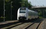 Ein Triebwagen der BR460 der Mittelrheinbahn von Kln nach Mainz fhrt am 1.8.2011 in Sinzig am Rhein ein.