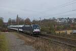 ES 64 U2 - 026 der MRCE mit einem n-Wagen-Zug als RB 40 in Wetter (08.01.2022) 