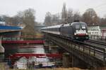 182 526 mit einer RB nach Hagen Hbf,beim überqueren der Ruhr bei Wetter.Bis vs.28.02.22 verkehrt TRI hier mit Ersatzzügen , bevor DB Regio diese und einige andere Linien von Abellio