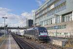 ES 64 U2-026 fährt mit einem Ersatzzug auf der Linie RE 11 aus Dortmund-Hörde aus (28.01.2022)