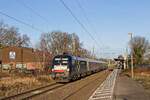 ES 64 U2-026 mit einem gemischten Wagenpark im Ersatzverkehr auf der Linie RE 11 in Essen-Kray Süd (12.02.2022)