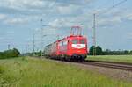 110 198 der TRI und 110 459 der GfF rollten mit einem TRI-Personenwagen am 30.05.23 durch Gräfenhainichen Richtung Bitterfeld.