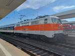 DB 111 111-1 (TRI fr GoAhead) mit dem RE 52370 nach Stuttgart Hbf, am 03.10.2023 in Nrnberg Hbf.