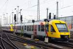 Eine Doppeltraktion nagelneuer Coradia LINT der TSB (Taunusbahn) im Verbund der HLB (Hessischen Landesbahn) bei Einfahrt in den Frankfurter Hauptbahnhof.