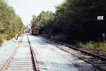 Werksgrenze der Quarzit-Werke im Kpperner Tal - rechts das Schild mit der Aufschrift  Halt fr DB Lok  - ein Hemmschuh sperrt das Gleis werksseitig, 1. Hlfte der 1980iger Jahre.
