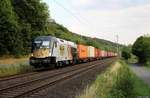 182 523 TXL (Kaiser) mit einem Containerzug bei Erzhausen am 17.07.2018